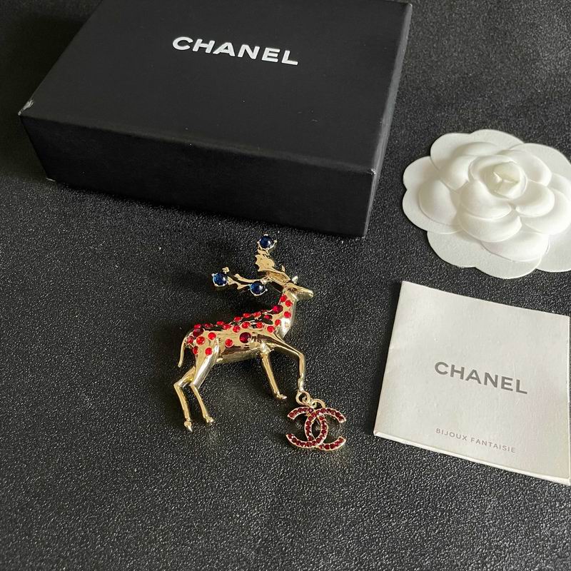 Chanel Brooch 04yxs110